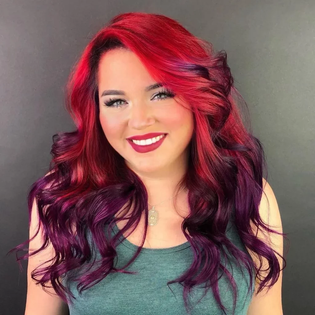 Cheveux rouge cerise vibrants pour un look audacieux la tendance des cheveux vin chaud cet hiver 