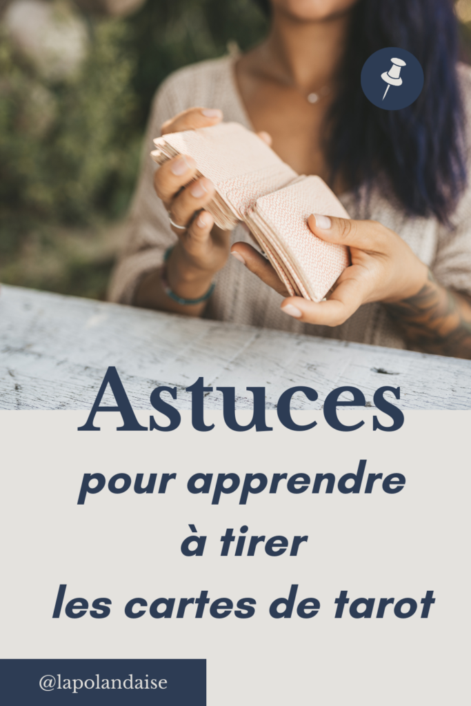 Envie d'apprendre le tarot ? Découvrez mes conseils pour débuter en toute confiance, de l'importance des bases aux tirages simples. Apprends à lire les cartes, à cultiver ton intuition et à créer ton propre chemin. Commence aujourd'hui avec une carte du jour !