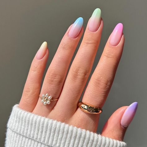 babyboomer coloré ongle pastels 